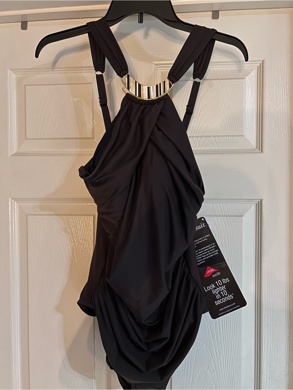 Beautiful, unique, unworn Miracle suit, Size 16